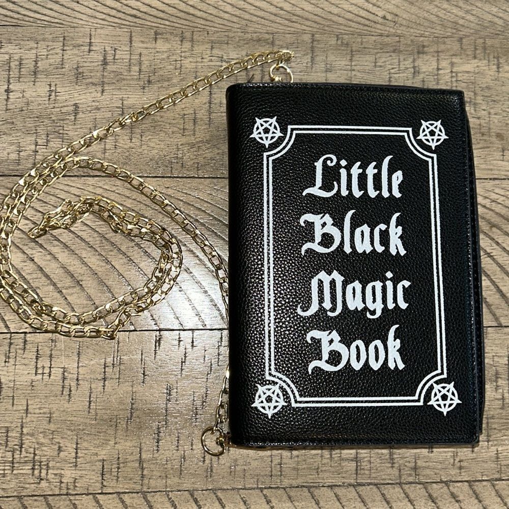 Lit🔥tle Black Magic purse 👛 🪄 Book 📖 CrossBody Purse 👜 Work your Magic!!!!!